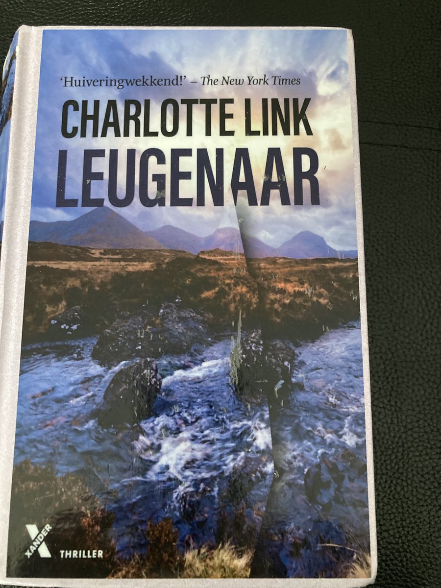 Deze #thriller van Charlotte Link, leugenaar gelezen. Die Betrogene. Het boek leest vlot, de personages blijven wat vlak. Het gaat over Kate en het #overlijden van haar vader. Misschien gaan in deel 2 de personages wat meer de diepte in? #BoekPerWeek <a href="/welkombijdbieb/">Welkom bij dbieb</a>