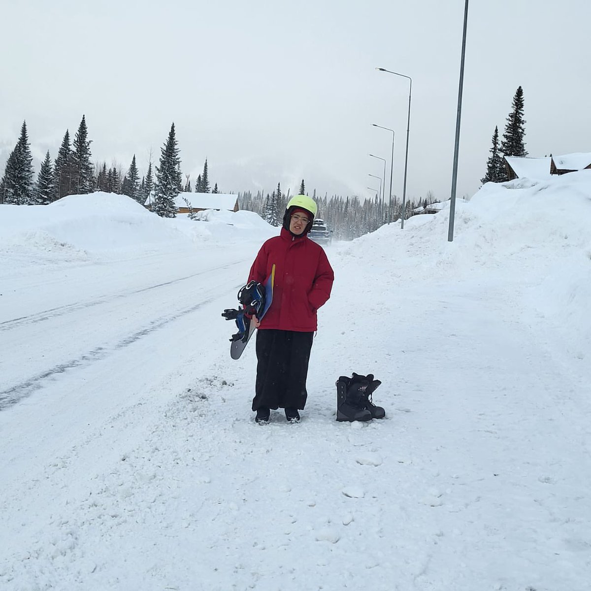 pappilonnn's tweet image. Это я в Шерегеше🙂 в середине марта (было классно,одного дня не хватило вообще)
(Буду по тихой делать тут воспоминания)