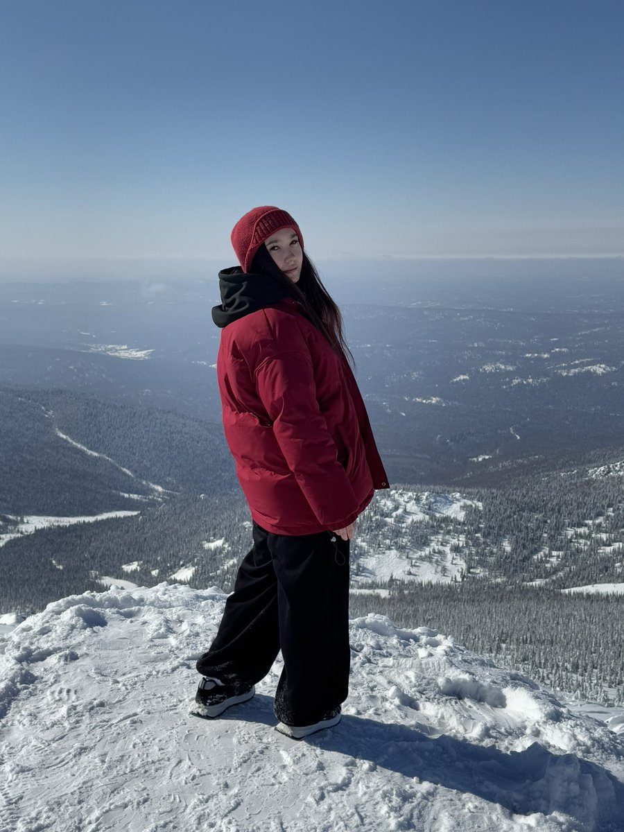 pappilonnn's tweet image. Это я в Шерегеше🙂 в середине марта (было классно,одного дня не хватило вообще)
(Буду по тихой делать тут воспоминания)