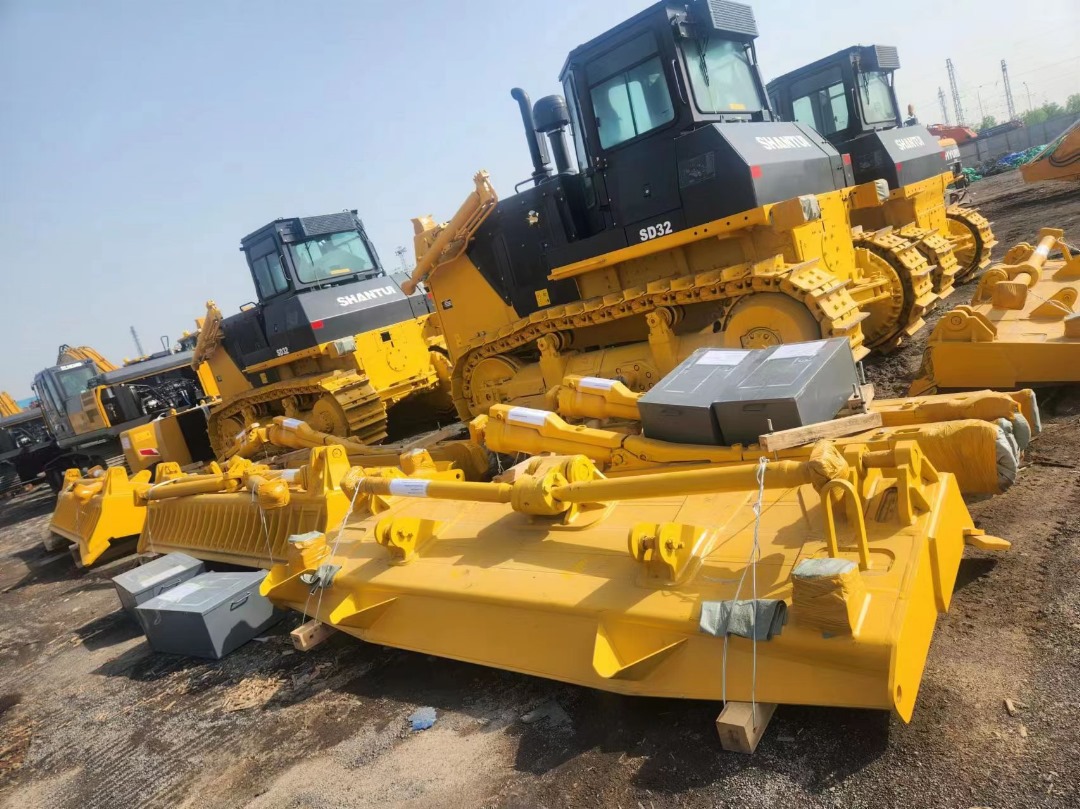 MatildaSun_'s tweet photo. 3 units SHANTUI SD32 bulldozers already shipped
Thanks for choosing MAXIZM

Always try to be your best construction machinery supplier

More advice: +86-17861626173

#shantui #bulldozer #shantuisd32 https://t.co/FqJopGT9XP