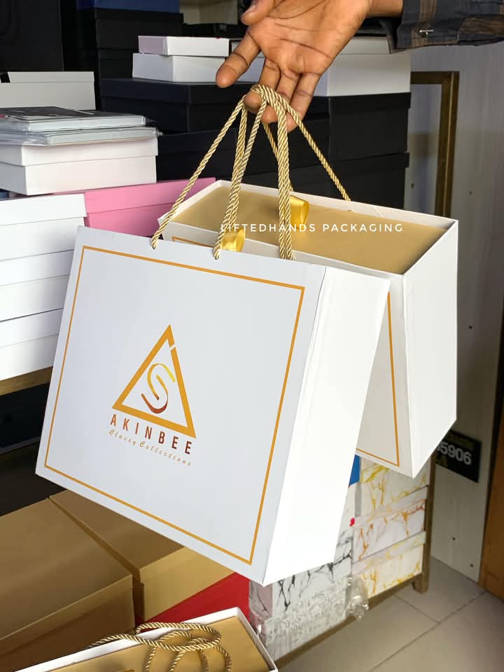JattoQudus's tweet photo. Boxes, Nylon Bag, Paper Bag.
All available.

Premium luxury and value added packaging conveys an image of sophistication and value

To Place Your Order;
📍Send us a DM @LiftedhandsP 
📍Call +2348074692174
Location:- Ilorin
Delivery Nationwide
#boxmaking #paperbag #giftbox #ilorin https://t.co/xLwGaN0L5x