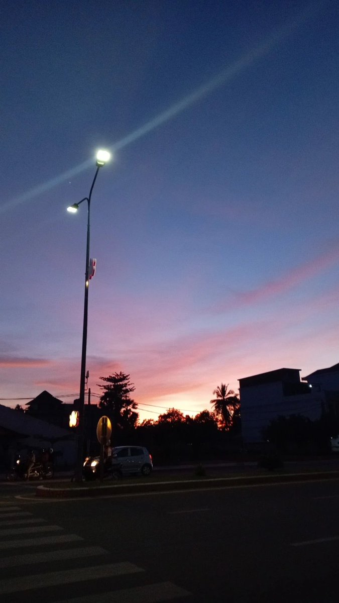 Padattr's tweet photo. #sunset https://t.co/yNg6Kg0x1L