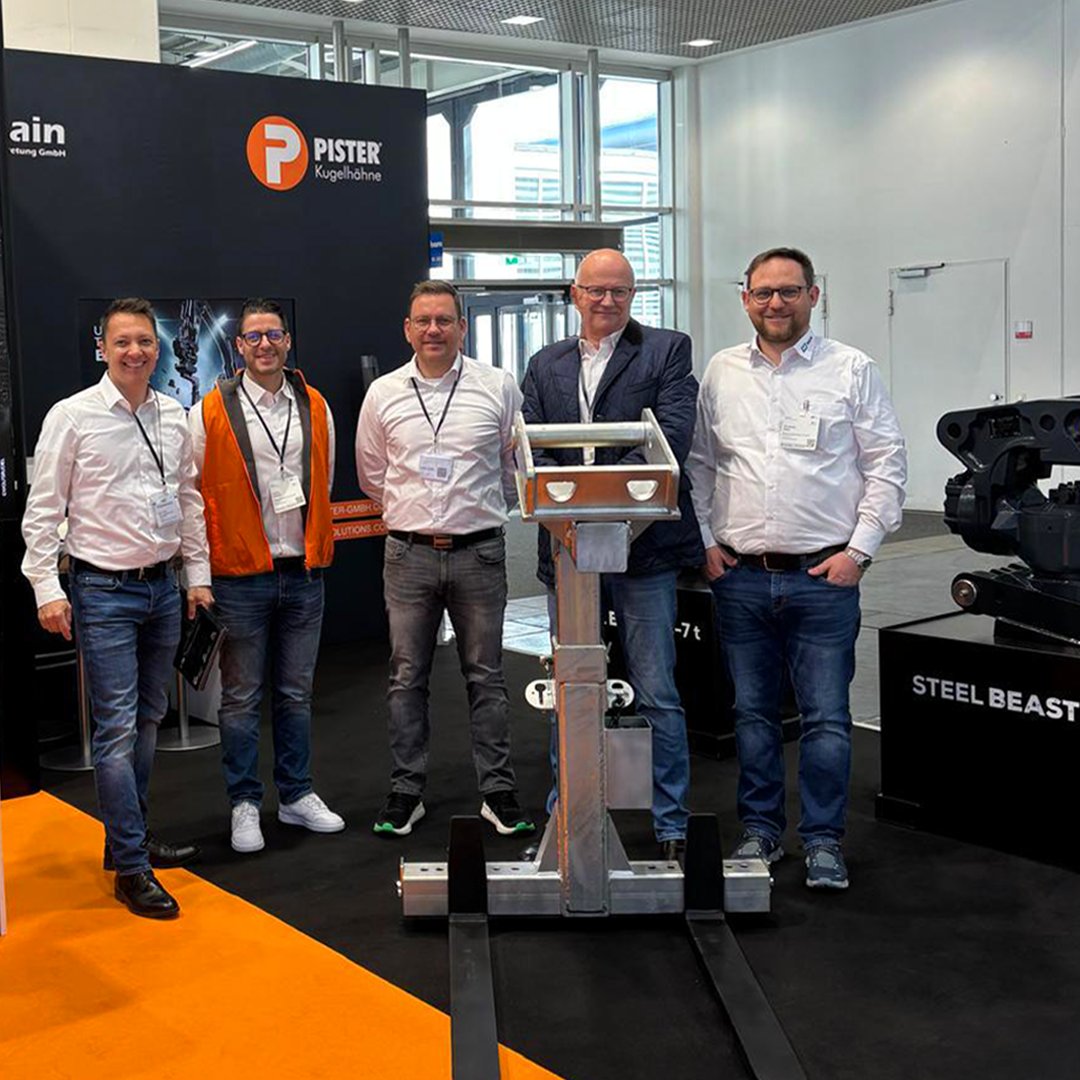LIVE @ #Bauma2025 

Unser Steel Beast ist in Action – kommt vorbei und erlebt Innovation pur! 💥

📍 Halle B5 | Stand 501
🗓️ Bis 13. April

👉 invasion-baustelle.de

Pister – amp up your machine

#pister #pisterkugelhähne #invasionbaustelle #SteelBeast #bauma2025 #messezeit