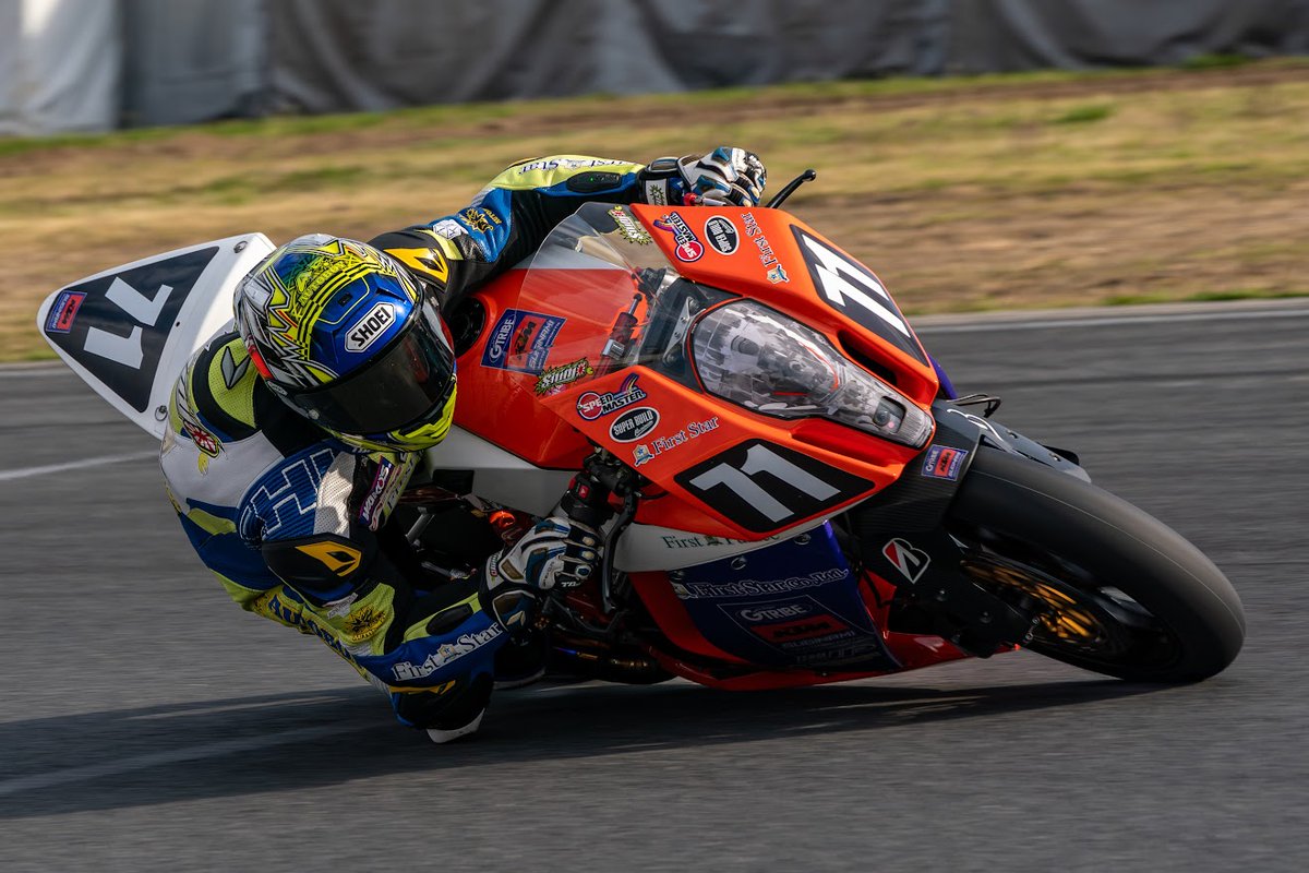 KTM_SUGINAMI's tweet photo. 4/5(土)筑波ツーリストトロフィー参戦レポートです。新庄選手は勿論チームのみんな！応援して頂いた皆さん！！KTMで沢山の方が駆けつけてくれて嬉しかったです。
https://t.co/DLicAAEYtv
#新庄雅浩 #筑波TT #BOTT #RC8R https://t.co/8WxZJffQ53