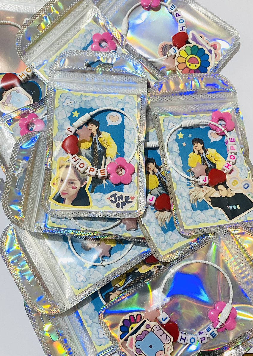 _btslayedme's tweet photo. ⭑.ᐟ hope on the stage manila fan support by @_btslayedme &amp; @yangjwchoco ⭑.ᐟ

each charms represents hobi ⸜(｡˃ ᵕ ˂ )⸝♡

🌸 open for trades
🌸 strictly 1:1
🌸 vv limited quantity
🌸 mbf, like and rt

wait there's more 🤭
see thread below 

#HOPE_ON_THE_STAGE_TOUR_Manila https://t.co/eqLVoVsSR8