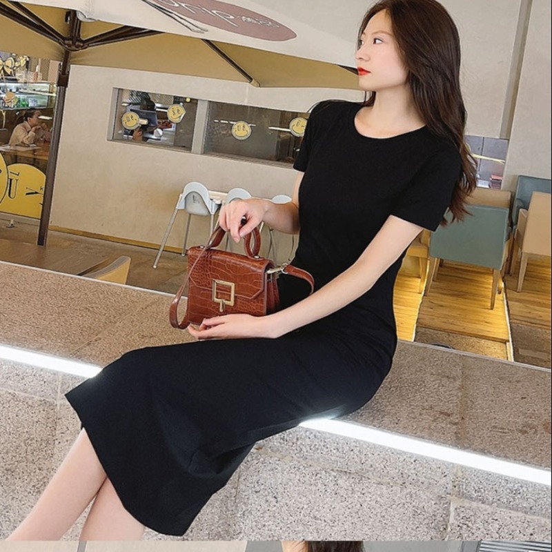 tarjuu9's tweet photo. ใครหาชุดใส่ง่ายๆ ต้องโดนชุดนี้เลย!
👗 เดรสยาวคลุมเข่า
👕 แขนสั้น คอกลม สีพื้น
☁️ ผ้ายืดนิ่ม ใส่สบายตามตัว
สุภาพ เรียบร้อย แต่ยังเก๋ มีสไตล์
ชุดเดรสยาวคลุมเข่าสีพื้น ชุดเดรสผู้หญิงแขนสั้นคอกลม

#เสื้อผ้าผู้หญิง #มินิมอล #เดรสยาว #ชุดสุภาพ