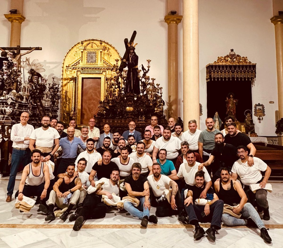 🔔Con los retranqueos de los pasos de nuestros Sagrados Titulares💐, celebrados en los últimos días, apuramos los preparativos para una nueva estación de penitencia.

Volvemos a reencontrarnos, en la anhelada espera que nos conduce hasta el amanecer de un nuevo ✝️Martes Santo.