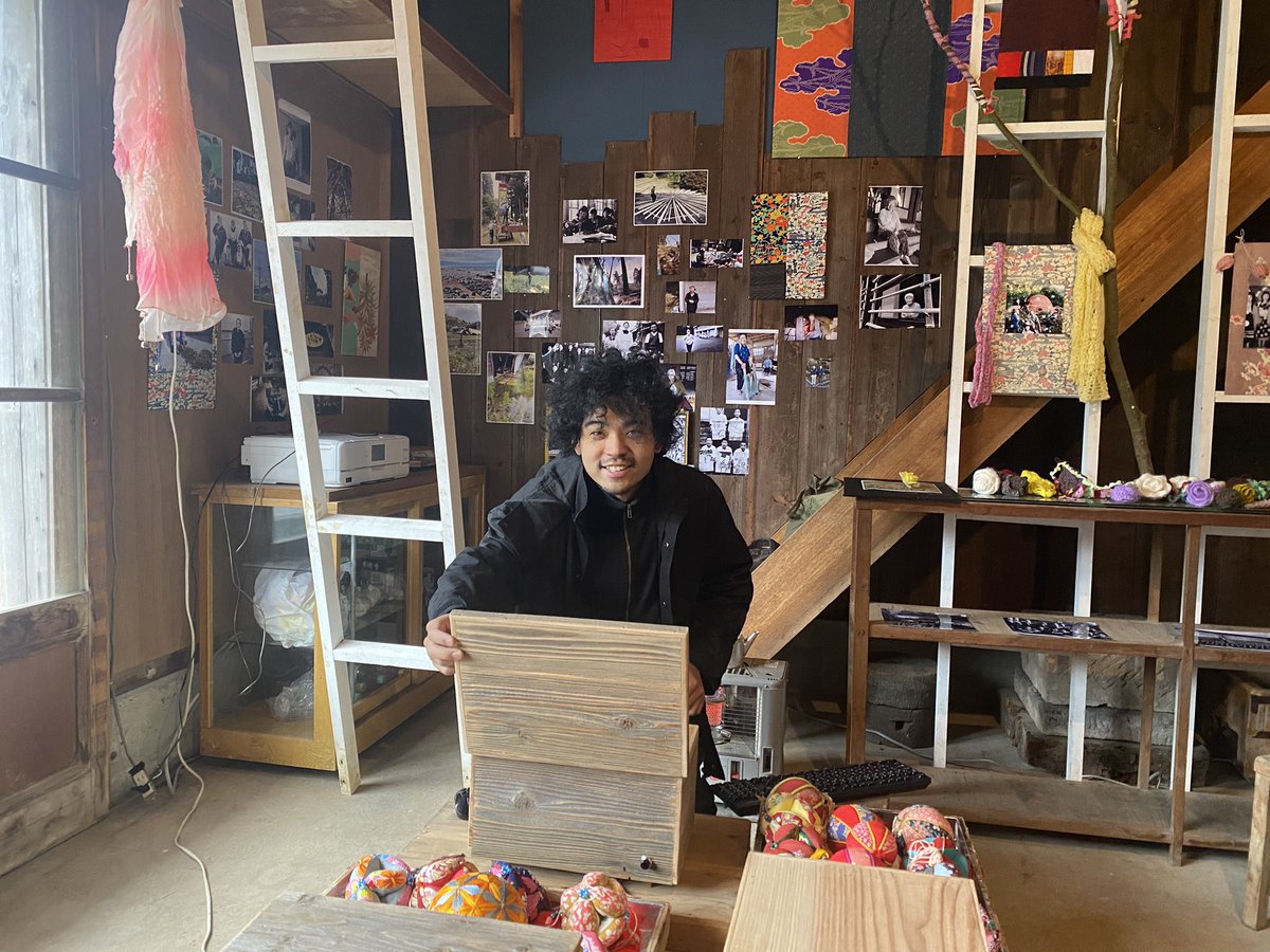 kojinakase's tweet photo. かみくろ彩々」振り返って③
住民の皆さんも熱心に。市長さんも久しぶり、映像の宇土さん、メディアアーティスト佐藤さん、お疲れさん。 https://t.co/2Orxdt3ZDe