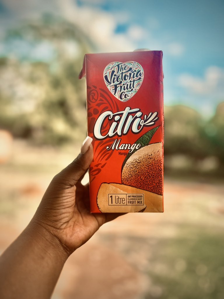 magumbo_wacho's tweet photo. I think zvekutotora mapicture ndotozvigona ini😊😊

Guys, try this flavor 😋😋
Best served chilled 🧊
#Dendairy
#Citro https://t.co/n8Wrjd7hg3