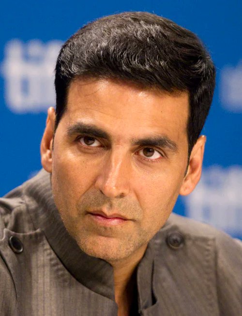 MovieReview_Hub's tweet photo. 14. #AkshayKumar - #BhaagMilkhaBhaag

Akshay was initially offered lead role for Bhaag Milkha Bhaag. However due to prior commitment for other movies like #Boss, #OUATIM2 #Special26, he turned down offer, which was later done by #FarhanAkhtar. https://t.co/nfDwTO8LrS