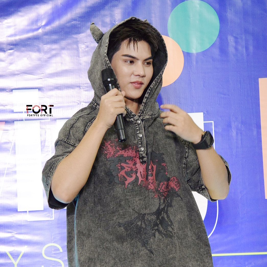 FortftsOfficial's tweet photo. 250405 Roving Fox in Trang - Fort Thitipong

Baby น้องฟอร์ด 👶🏻

FORT IN TRANG 

#RovingfoxXFort 
@fort_fts #FortFTS #ComeFortZon #BabyFeat https://t.co/yeYwGFp1pb