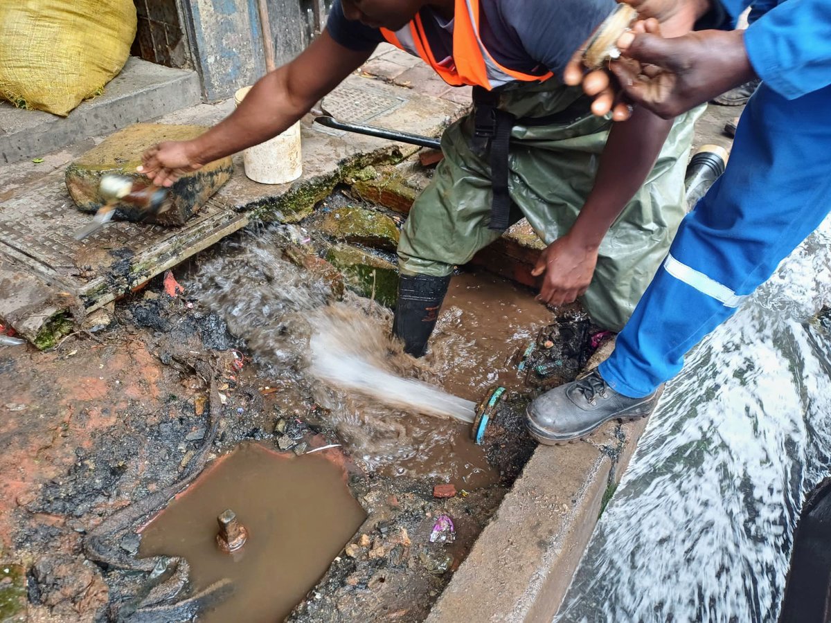 JHBWater's tweet photo. This operation is focused on hijacked buildings in the inner-city, who have illegally connected to Johannesburg Water’s network. 
#JoburgUpdates 
#illegalconnections https://t.co/quf2KyGqeG