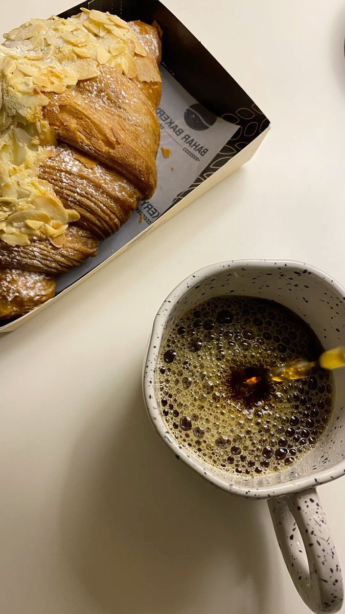 los_s1995's tweet photo. يقول البدر:
يستحيل أن تكون قهوتي
 مُرة وأنت ضيف أفكاري 🫧🤍. 
#عبارات_سنابية #تصويري #سنابي
#سنابيات #سناب_شات https://t.co/QlG2jbeQRe