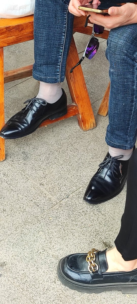 絲情襪意 tweet media