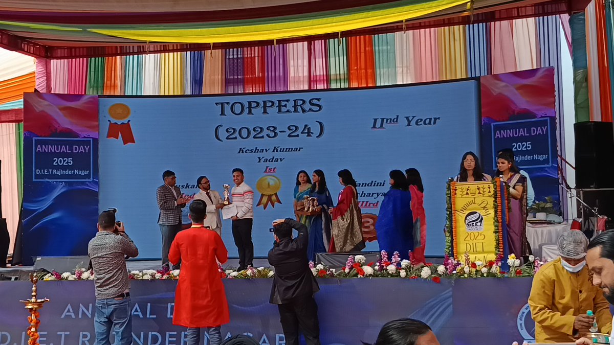 KeshavKY2352004's tweet photo. "Dreams do come true!"
I'm overwhelmed with joy and gratitude as I announce that I've become the" Batch Topper" at @DIETRNDELHI 2022-24 Thanks to my family, friends, and mentors for their unwavering support!❤🧿🦚⭐🥇🏆 #BatchTopper #AchievementUnlocked https://t.co/59tWqeeOY4