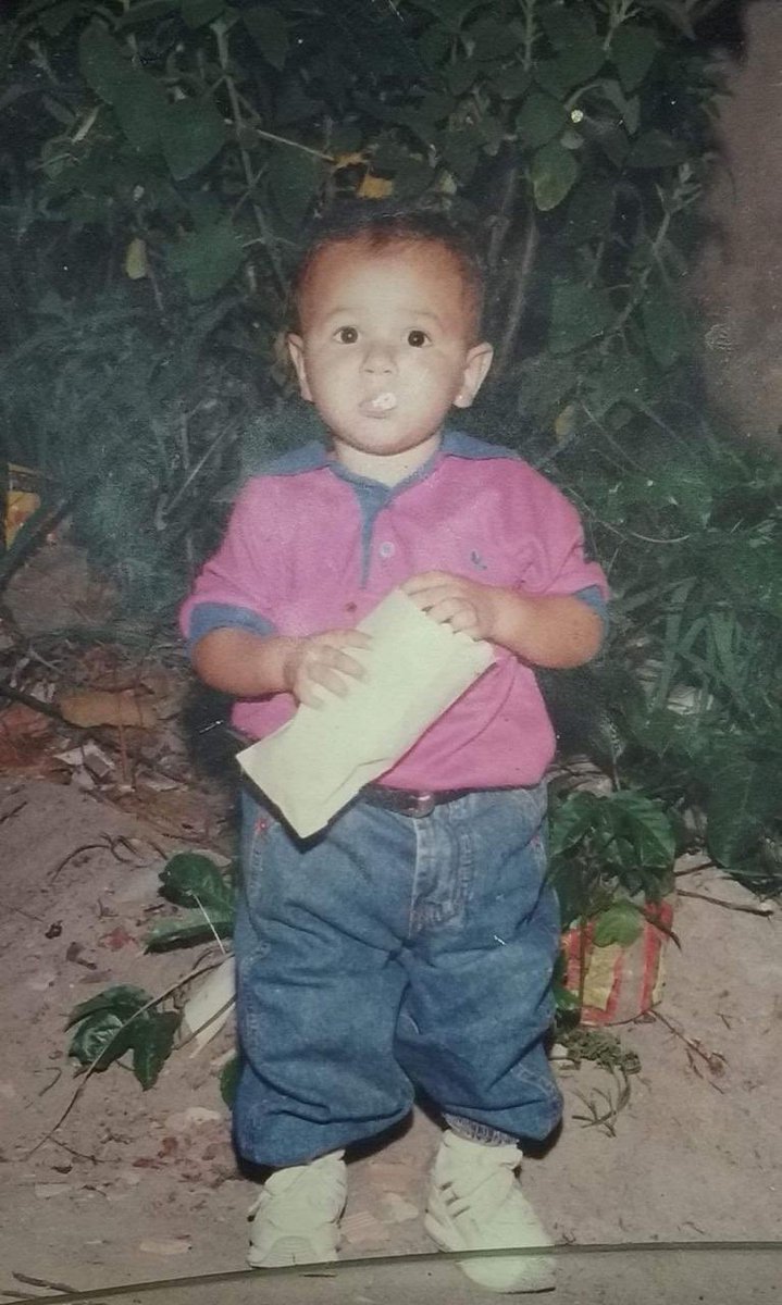 yeversonc's tweet photo. Pedi o chat GPT pra gerar uma imagem minha com 30 anos levando em consideração duas fotos minhas criança. O resultado: 

Acertou só na barba rala. https://t.co/IXCBsgSrET