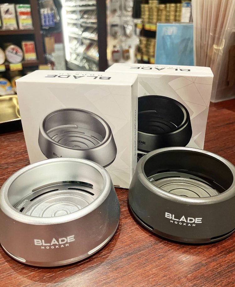 【ブレードホッター】
高級ブランド"BLADE HOOKAH"より、拘りのHMDが新登場!!!
・最大の特徴は驚異のアルミ純度98% →早い立ち上げ、最適な保温性、放熱性を実現 ・特殊な耐熱コーティング →使用に伴う変形・変色を防止 ・ダークリーフとの相性も◎
・ロータスサイズ（様々なボウルで使用可能◎）