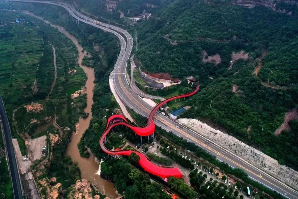 DiscoverAnyang's tweet photo. Anyang's 2025 Qingming Holiday Tourism Boom: 2.18M Visitors Generate 1.3B CNY
⚡ Hongqi Canal Scenic Area   
🏛️ Yin Xu Museum &amp; Chinese Writing Museum  
🏡 Ma's Manor 
🌼 Countryside Getaways  
#Adventures 
#CultureMeetsNature 
#OracleBoneTourism 
#SpringEscapes https://t.co/R5VAtYdDI6