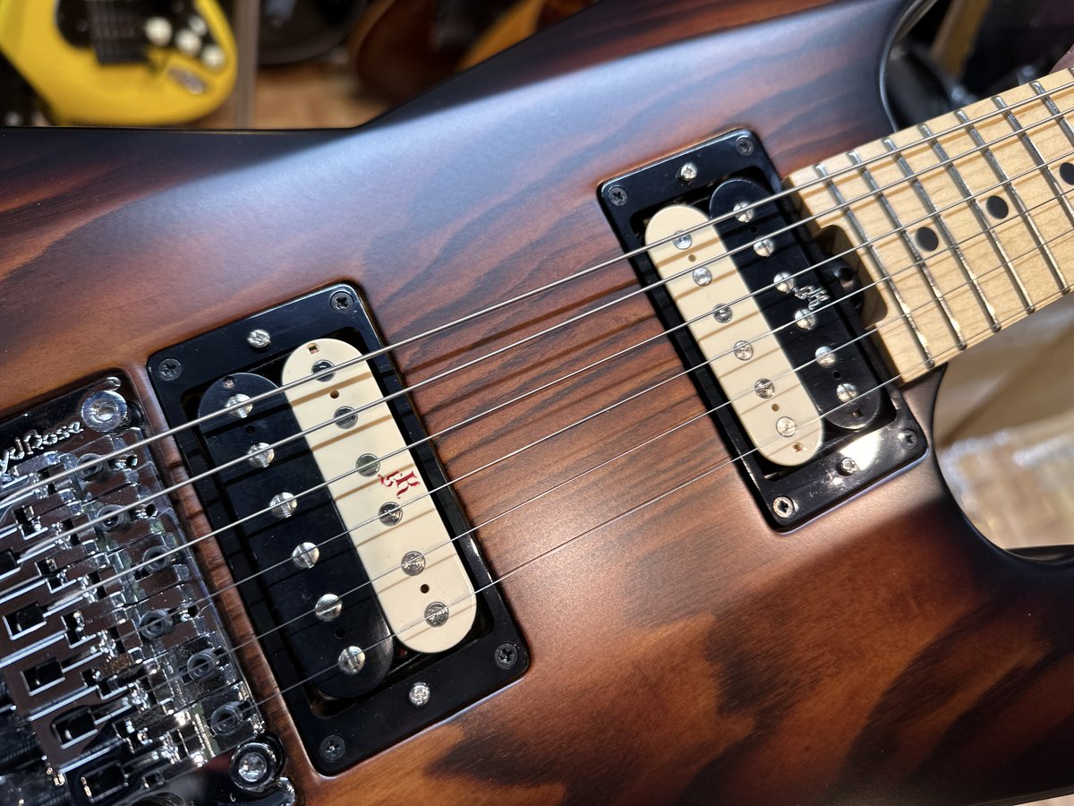 esptechhouse's tweet image. 中古品入荷！！

Killer KG-Exploder Musha'22の美品中古が入荷いたしました！

木目もかなりかっこいい個体で傷もなくネックの状態も超良好と新品のような状態！

税込¥248,000で店頭先行販売開始です！

#Killer #Exploder
#テクハみやこし