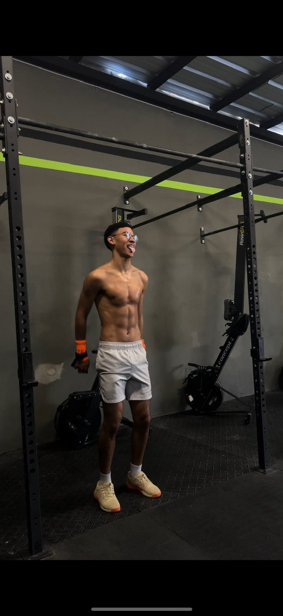dee_doel's tweet photo. yes, im sweaty 💦 https://t.co/K5tI1w3L7f
