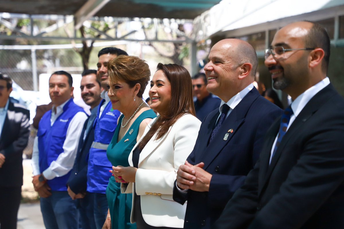 TereJimenezE's tweet photo. El día de hoy inauguramos una nueva estancia de día para adultos mayores en la colonia Olivares Santana, en donde se ofrecerán servicios médicos gratuitos, actividades recreativas, de rehabilitación, entre otras, con el objetivo de mejorar la calidad de vida de nuestros adultos mayores. 

Agradecemos al embajador de Turquía en México, Murat Salim Esenli, por la colaboración para llevar a cabo estos proyectos.
