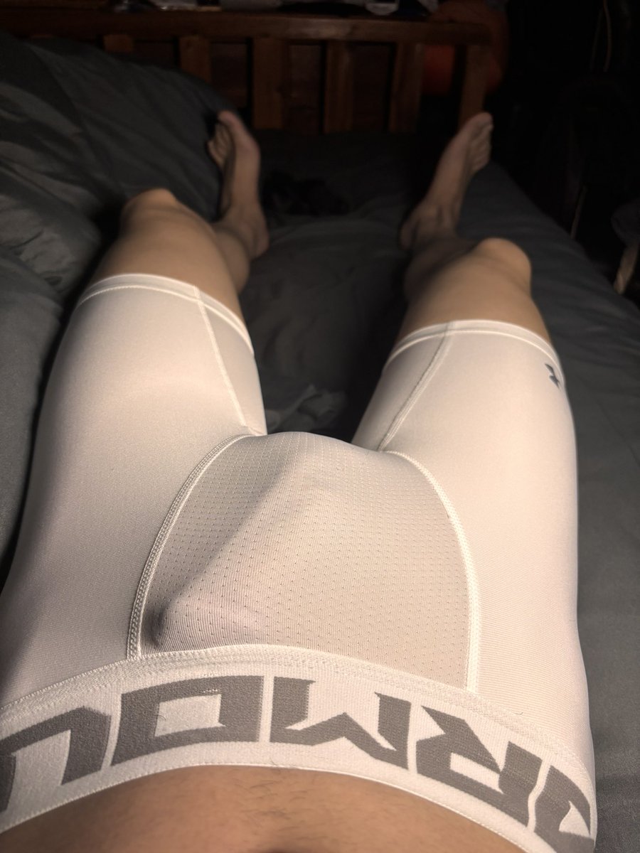 它似乎醒的比我早 #高弹