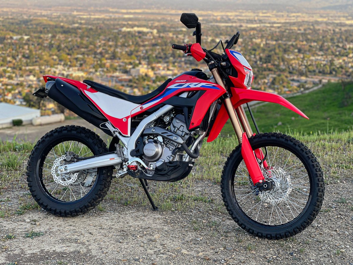 bakerXderek tweet media