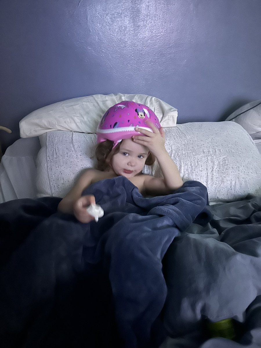 morgsmillss's tweet photo. she told me “i don’t want you to talk to me” &amp; “i don’t want to talk to you” &amp; laughed when i tapped her mouth with my finger &amp; laid her on the bed when she was trying to bite me. she looked me dead in the eyes with most serious look, then started cracking up. then ended w this https://t.co/1j2XeEsD1A