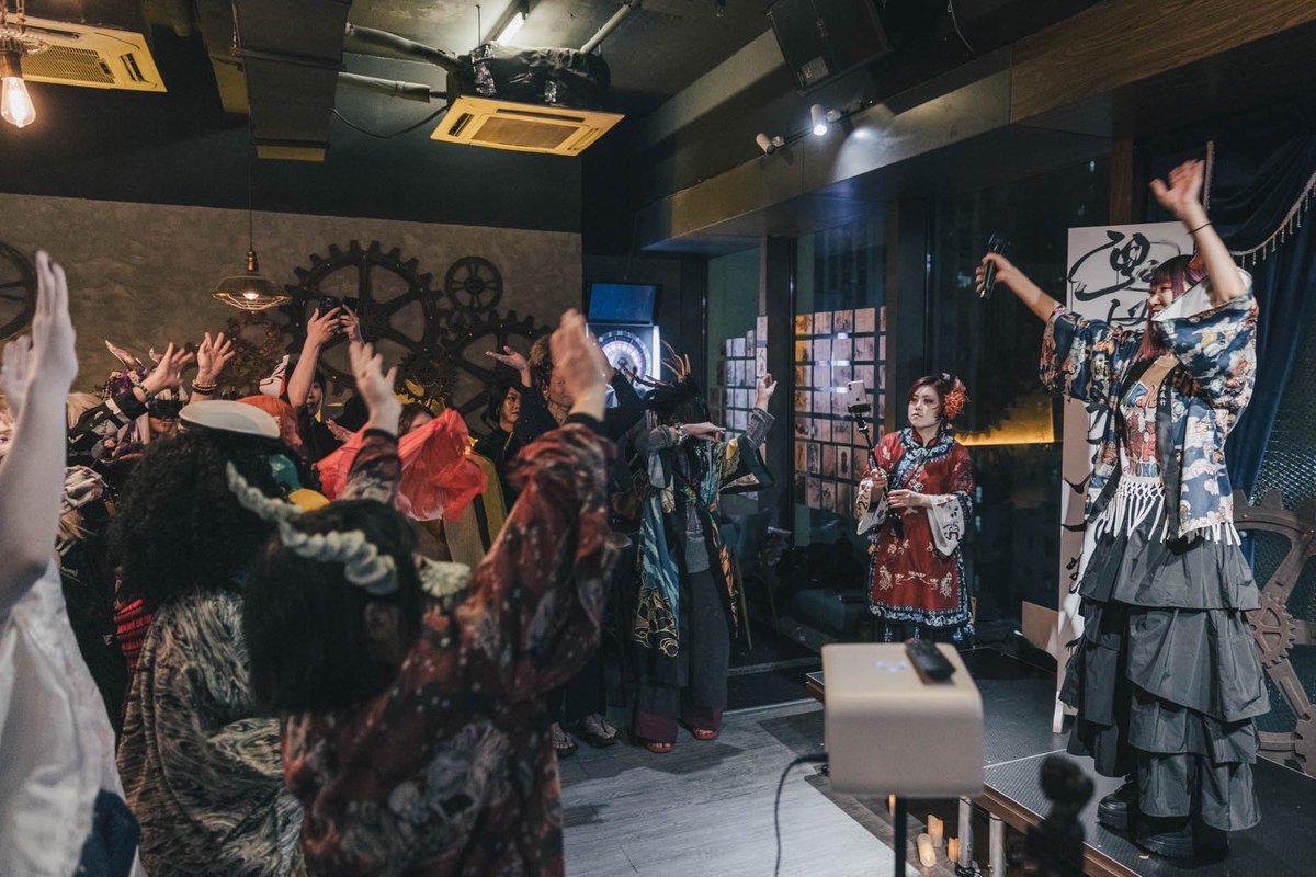 ✼••┈┈┈••✼••┈┈┈••✼
「モノノ怪BEAT」MV
🎊2万回再生ありがとう🎊
youtu.be/IOfmGkzJe34
✼••┈┈┈••✼••┈┈┈••✼
モノノ怪BEATのお陰で
また妖怪イベントにゲスト出演が決定🙌

7/5(火)変幻妖怪祭@大久保MKスタジオ
※私は18:00〜の第弐幕に出ます