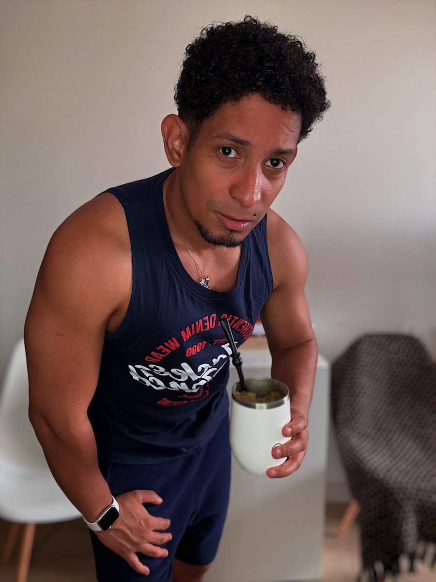 laislademigue's tweet photo. La IA sigue haciendo de las suyas… 🤣 https://t.co/zwCcnKP2Br