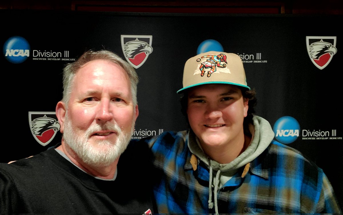 MJoycelll_2024's tweet photo. Family is important, and I was happy to have my dad come out for a week's visit. The family environment at @ecEagleBaseball is a major reason I'm at Edgewood College. https://t.co/3yBGCMALO4