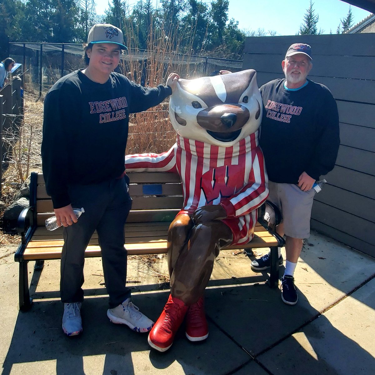 MJoycelll_2024's tweet photo. Family is important, and I was happy to have my dad come out for a week's visit. The family environment at @ecEagleBaseball is a major reason I'm at Edgewood College. https://t.co/3yBGCMALO4