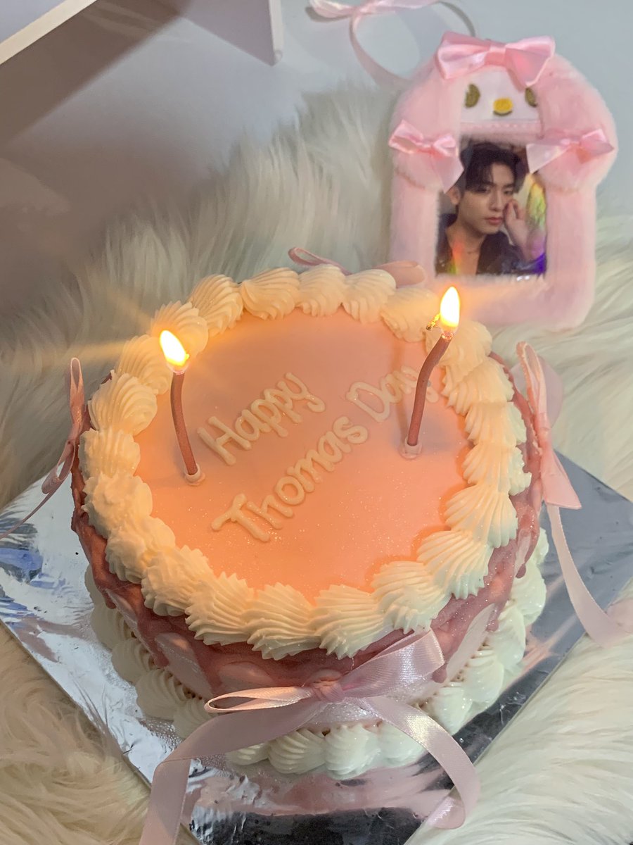 thojirozu's tweet photo. happy 24th bday ma cutie foxieee 🦊💗

PARFECT TEETUT DAY
#CheersTo24thThomas
@tthomastc https://t.co/lv7llGSPvr