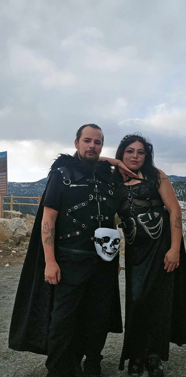 sinisterstrings's tweet image. Fun with the wife