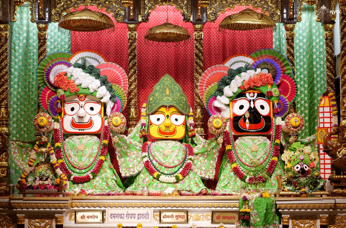 ISKCONPune's tweet photo. 🙏🏽Today's Darshan 📿 🗓09-04-2025🙏
🌷Sri Sri Jagannath Baldev Subhadra🌷
🚩@ISKCONNVCCPune🚩
.
.
#ISKCON #ISKCONNVCC #ISKCONNVCCPune #ISKCONPune
#9thapril #9thapril2025 #Thursday #Vrindavan
#Harinaamsankirtan #Radheshyamdas #Radheradhe
#Sankirtan #Kirtan #Mayapur #Prabhupada https://t.co/tTwexo7EoU