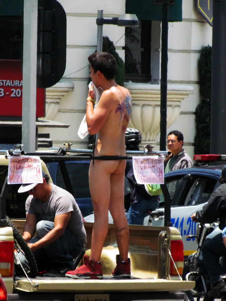 ars_joseh's tweet photo. World Naked Bike Ride
Fotografía @ars_joseh 
#pride #pridemexico #pridecdmx #prideciudaddexico #gaypride #wnbr #wnbrcdmx  #wnbr #wnbrmexico #diaaldesnudo #wnbrgdl https://t.co/WqhLOOeawQ