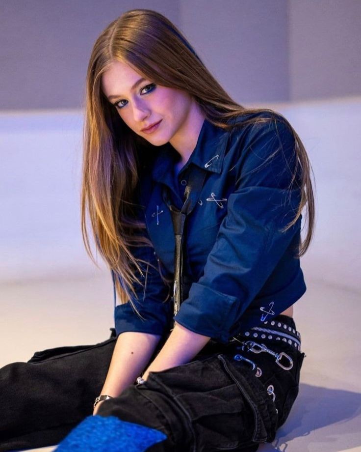 uffb4by's tweet photo. #K4OS || #Lynes au - EN PROCESO ¡!
Inés está harta de que le pregunten por el novio. Lynette quiere darle celos a su ex.
¿La solución? Fingir que están juntas en el casamiento de la hermana de Ine.
Solo era un plan… hasta que dejó de parecer mentira. https://t.co/F2wGvxjtLj