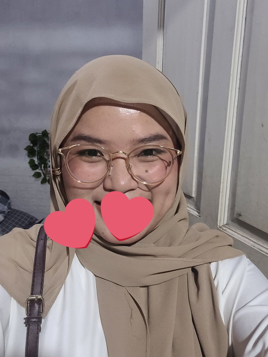 nnidafr's tweet photo. @tanyarlfes samsung series s nder kalo mau beli, ini aku pake s20 fe.
pict 1, 2 foto kamera belakang
pict 3 foto kamera depan (agak abu menurutku)
pict 4 video kamera depan (bagus bgt kalo buat selfie video, kalo selfie foto kurang) https://t.co/h8W9HjMNtN