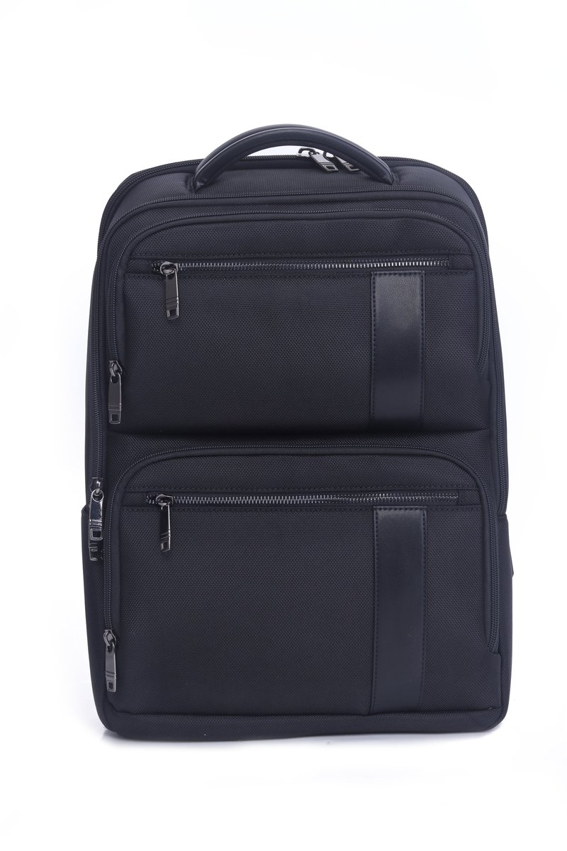 MaisieLi1031's tweet image. "Minimalist &amp;amp; Ultra-Light Business Backpack 🎒

✓ Premium waterproof nylon (only 0.7kg)
✓ Fits 15" laptop + daily essentials
✓ Sleek design for professionals
Bulk order have Free sample offer! 👉 DM
#BusinessBackpack #TravelLight #MinimalistDesign