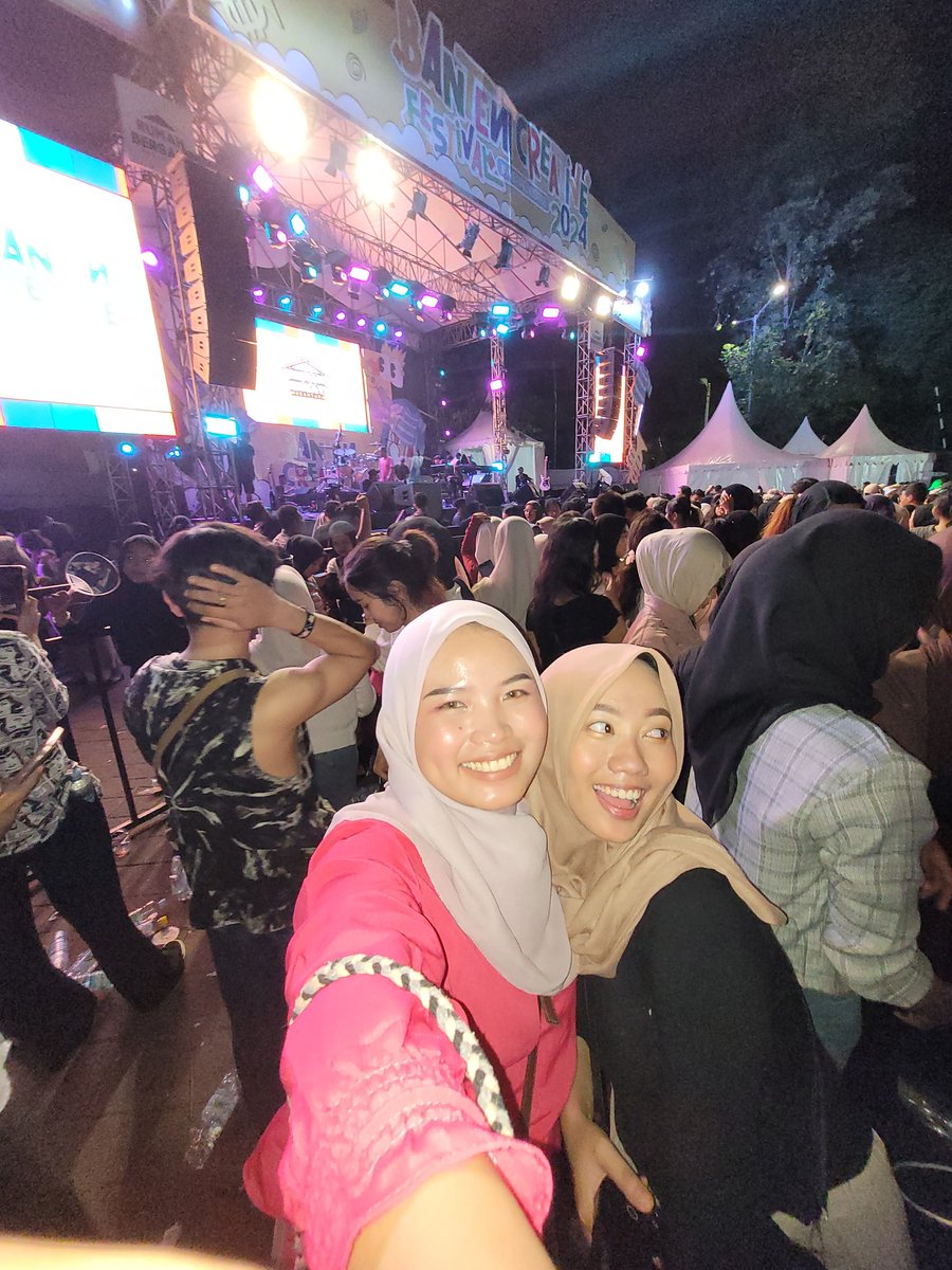 nnidafr's tweet photo. @tanyarlfes ini ada versi video kamera belakang pict 1
pict 2 ultrawide siang hari
pict 3 ultrawide malam hari
videonya juga bisa ultrawide juga, tapi aku blm ketemu videonya https://t.co/tsi5XcVh6q