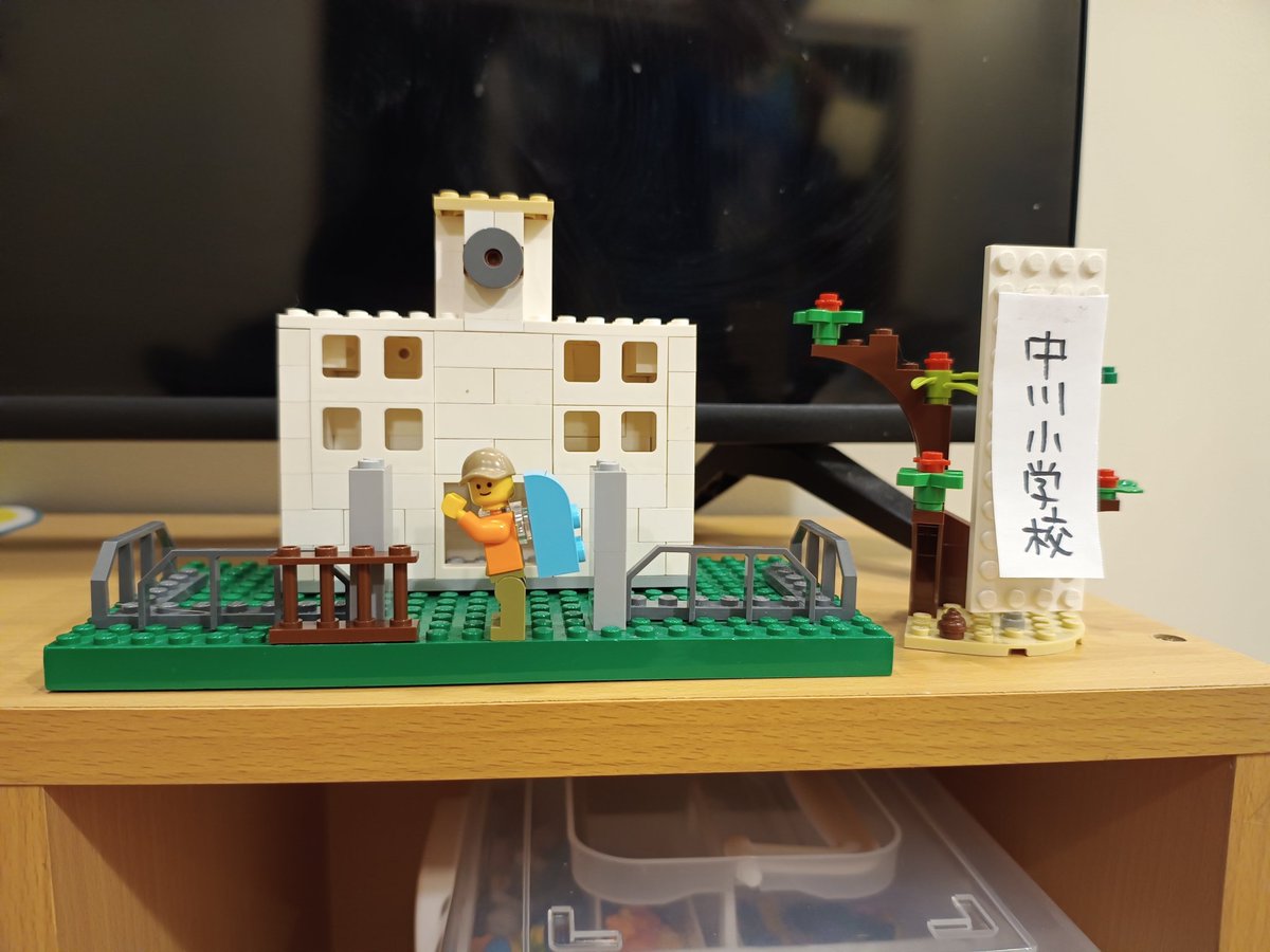 38_cat's tweet photo. 昨日、入学式でした。疲れました。 https://t.co/MrnFuM4iqj