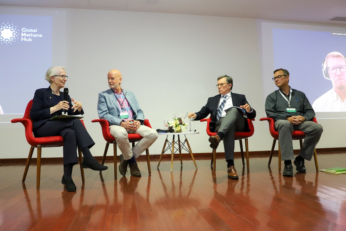 CIMMYT's tweet photo. 🌍 We hosted the 10th #AgMIP Global Workshop at #CIMMYT, where global leaders tackled urgent conversations! From science &amp; policy to crop modeling, we’re advancing #FoodSecurity and a #Sustainable future. 🌱 https://t.co/ZSeQxs2TJt
