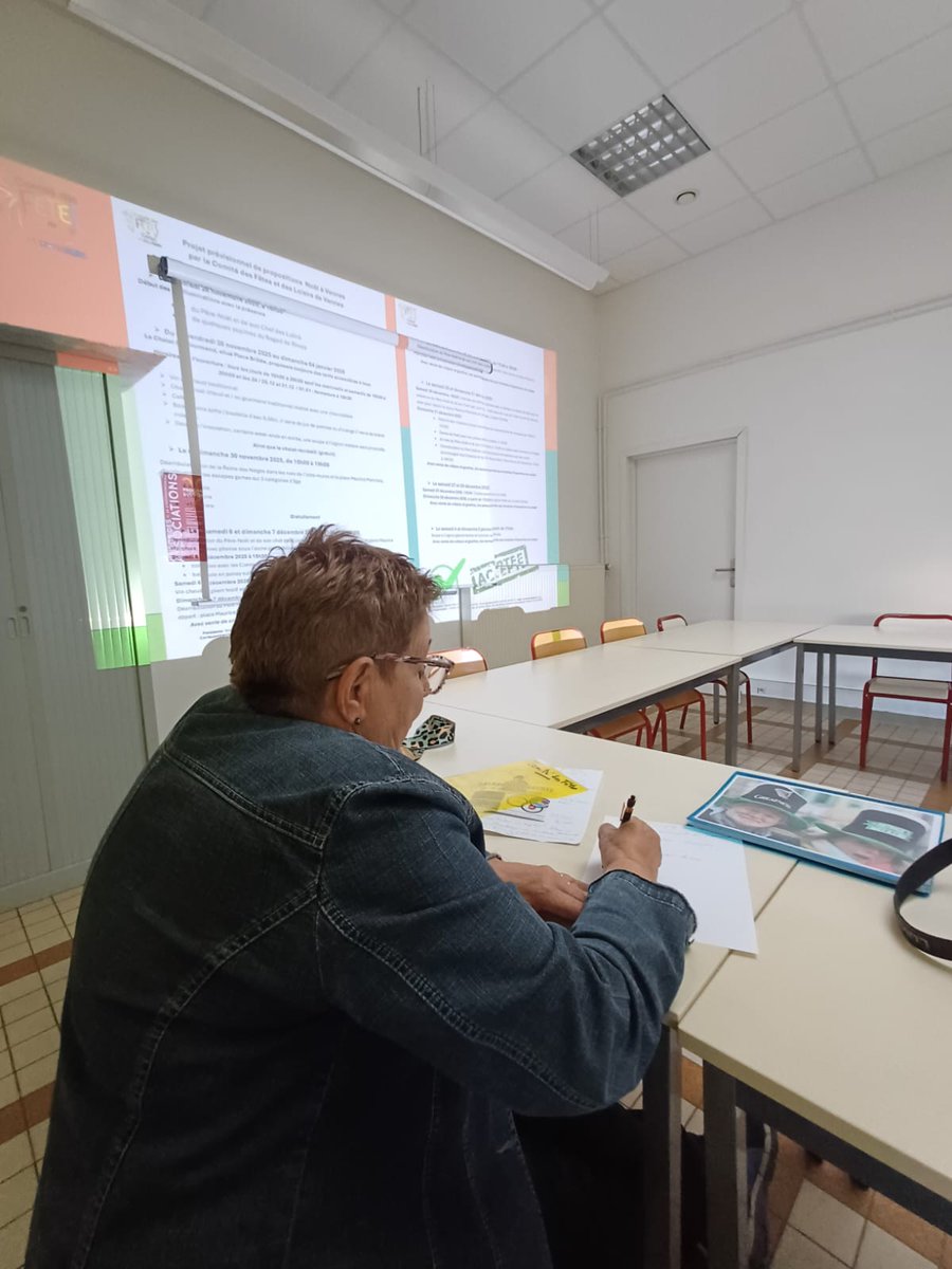 ComiteVannes's tweet photo. Le Conseil d'Administration du Comité des fêtes de Vannes s'est réunit ce soir afin de préparer la saison de printemps/été 
Plein de nouveautés en animations sur Vannes qui vont être mis en place et qui, nous espérons vous feront plaisir
A tout bientôt 
Crédit photos : C. TEXIER https://t.co/OlHmTeNR1z