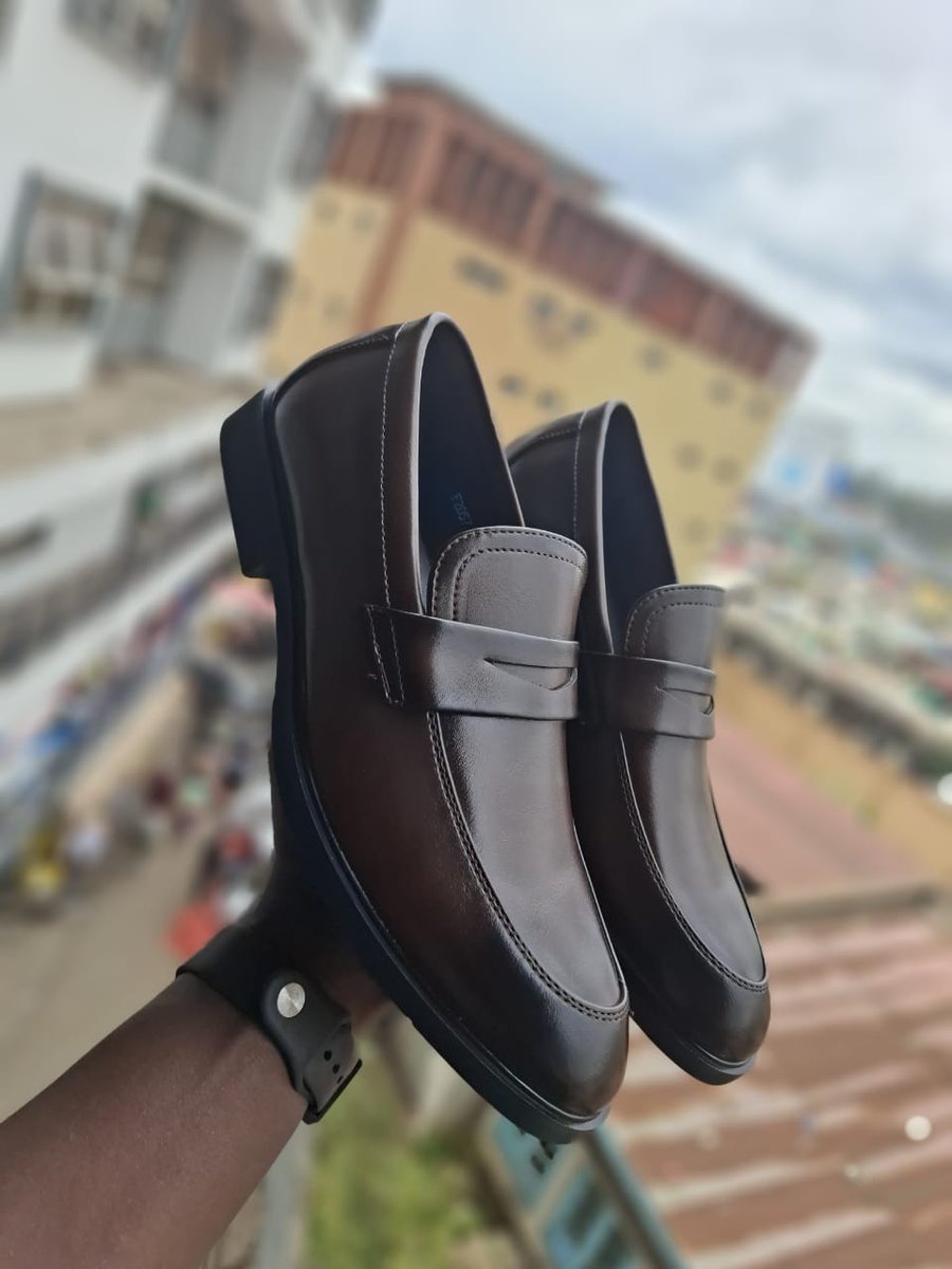 NixxyCollection's tweet photo. Laceless Officials
Sizes 40-45
Ksh 3500

WhatsApp or call 0748035585
Countrywide Delivery

Arsenal Declan Rice #ARSRMA #MainaAndKingangi #COYG Riggy G Courtois Emirates #nurunaevamwalili #RejectFinanceBill2025 Devki Ruto https://t.co/CWzGOHtNXW