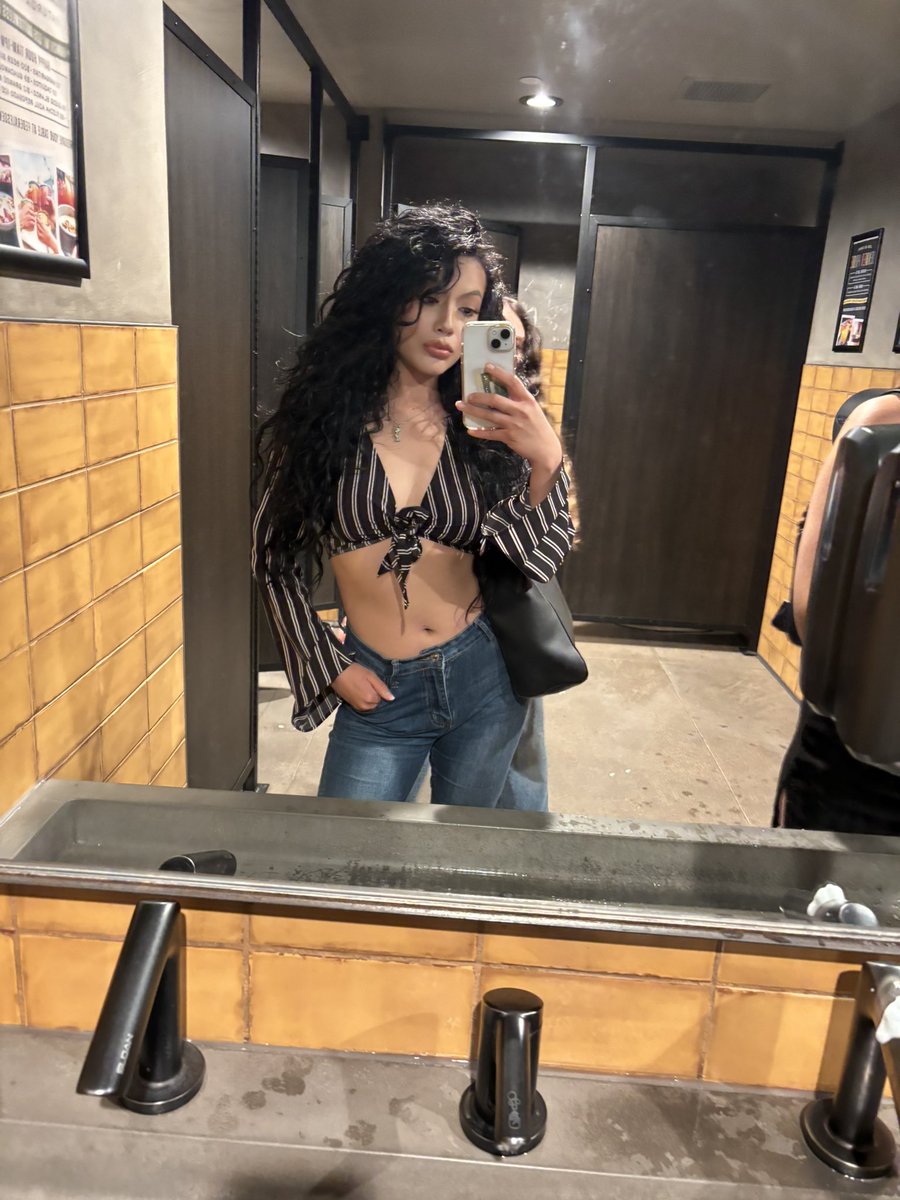 Vanessa Santiago (@nessa9797_) on Twitter photo 