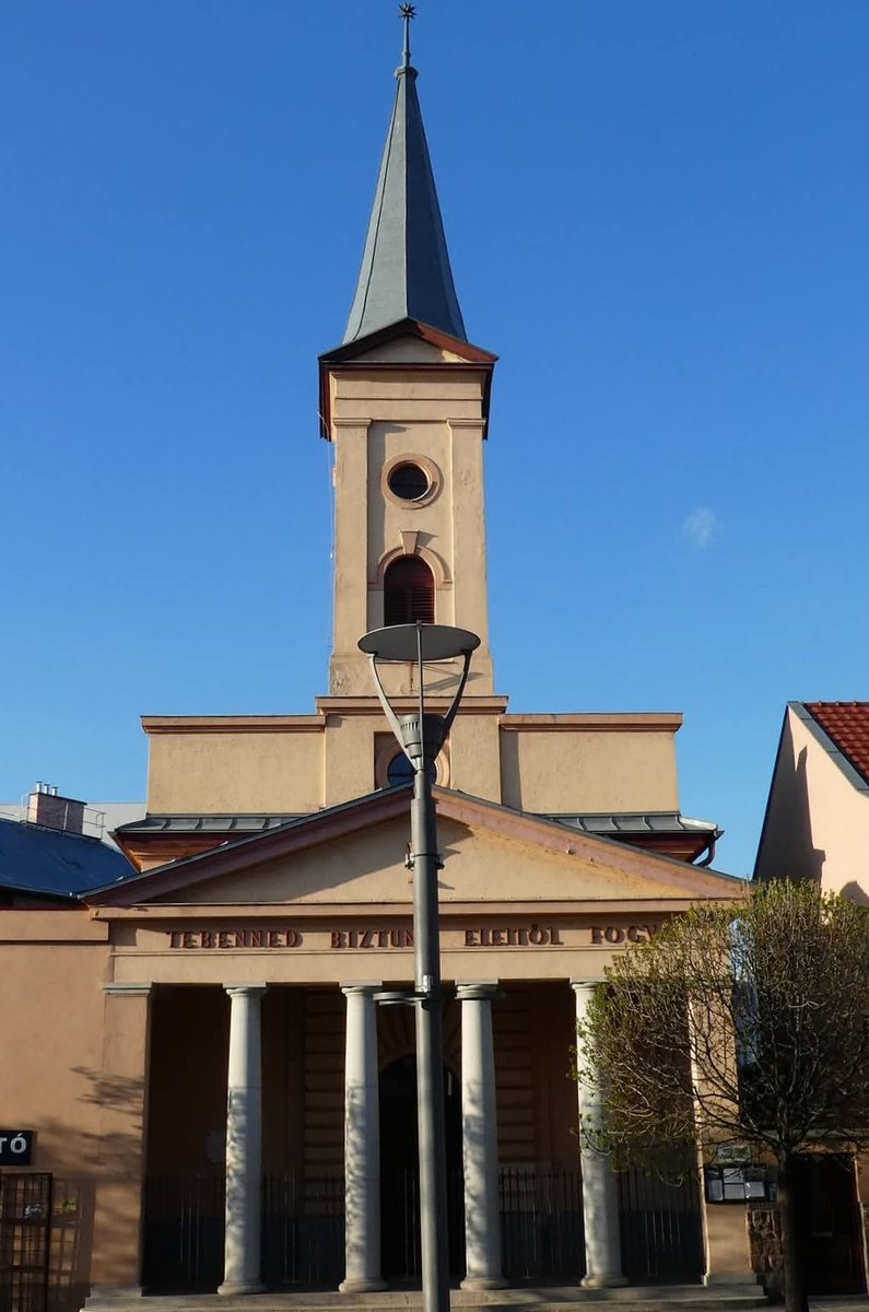 ErikaPolyk's tweet photo. ☀️Jó reggelt kívánok! Budapest☀️ Újpest, Református templom ✌️I Declare World Peace! #IDWP #Budapest #chur+#Hungary #templom #Church #reformátustemplom https://t.co/knuHIIn97N