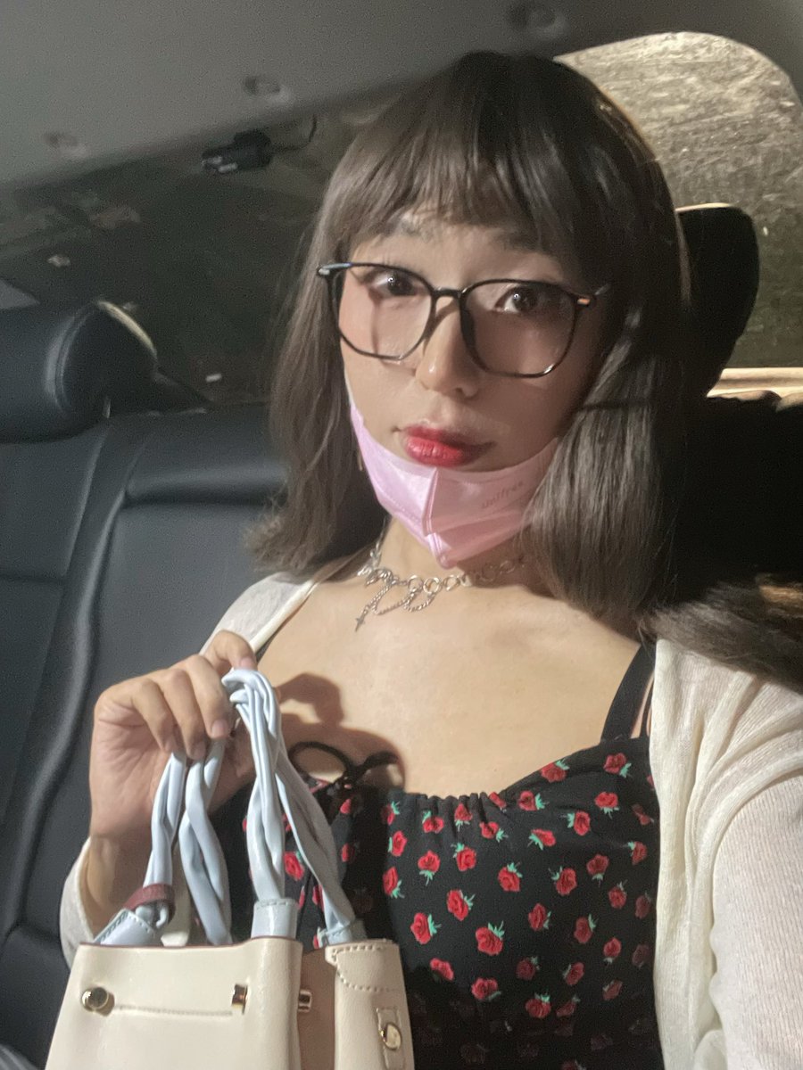 wjnjrwsg's tweet photo. Bro, where are we going?
哥哥，我们这是要去哪里呀
#女装男子 #伪娘 #女装大佬 #Crossdresser #Femboy https://t.co/R2mmZqqlv9