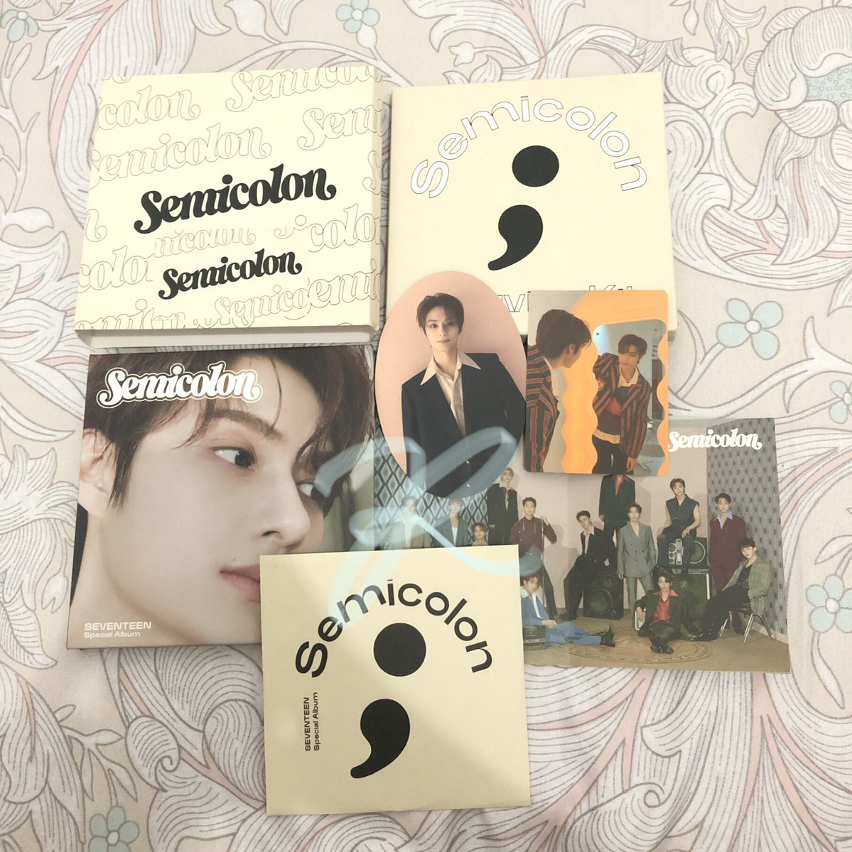 dhilacy's tweet photo. WTS ALBUM 
- Day 6 Gluon 60k
- Exodus Cover Chanyeol 60k
- Seventeen Semicolon Jun 70k
- NCT Universe Jewel Case Doy 50k

dijual karna lemari penuh🙏🏻
#DAY6 #EXO #SEVENTEEN #NCT https://t.co/oYH9uu1Be2