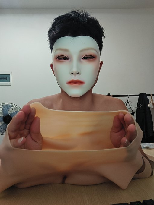 xielongtao04's tweet photo. 脖子部分的拉伸、彈性十足的
https://t.co/s5VFbGe5nH
#女裝 #女裝子 #男の娘 #偽娘 #crossdress #女裝娘 #男扮女 #CDTS #女裝大佬 #Ladyboy #輕熟女 #絲襪 #美脚 #丝袜 #美腿 #sissy #日常生活 #小佩 #汽旅女王 https://t.co/G42newPQwJ