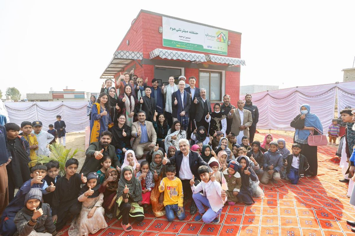 KfW Office Islamabad (@kfw_islamabad) on Twitter photo On #WorldHealthDay, #KfW reaffirms its commitment to promoting #healthawareness by supporting #healthinsurance schemes that improve access to quality #healthcare for the poorest segments of society in 🇵🇰, while also addressing population issues. <a href="/GermanyinPAK/">Alfred Grannas</a> On #WorldHealthDay, #KfW reaffirms its commitment to promoting #healthawareness by supporting #healthinsurance schemes that improve access to quality #healthcare for the poorest segments of society in 🇵🇰, while also addressing population issues. <a href="/GermanyinPAK/">Alfred Grannas</a>